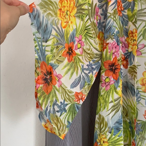 Tropical Print Cover Up - Picture 3 of 3